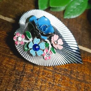Darling Vtg Coro 3D Pastel Enamel Flower Rhinestone Leaf Brooch Pin